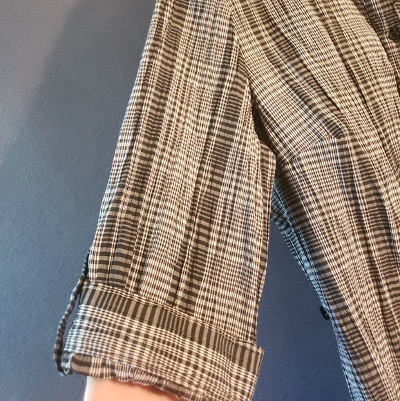 Womans Blouse - Picture 4 of 6